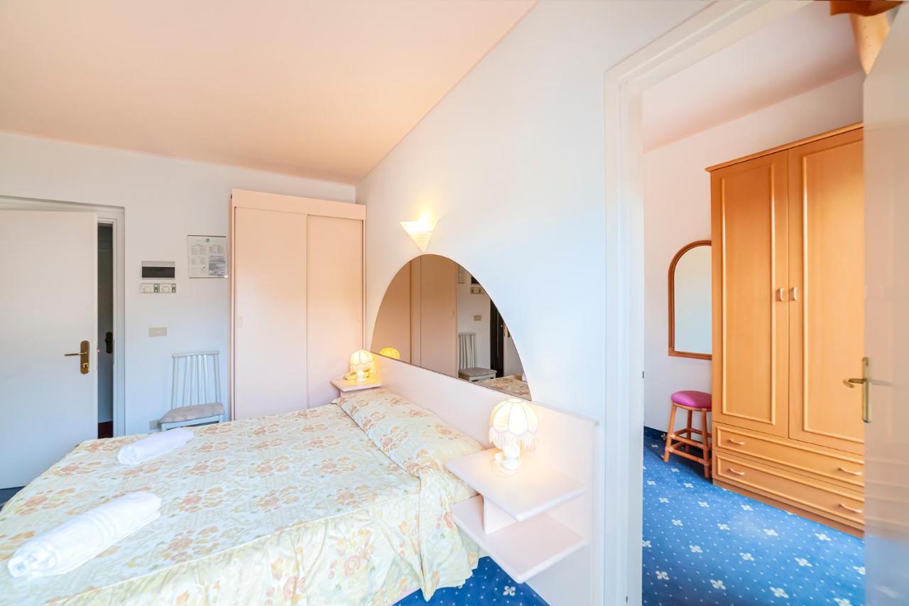Hotel Villa Luisa ลินญาโน ซับเบียโดโร ภายนอก รูปภาพ