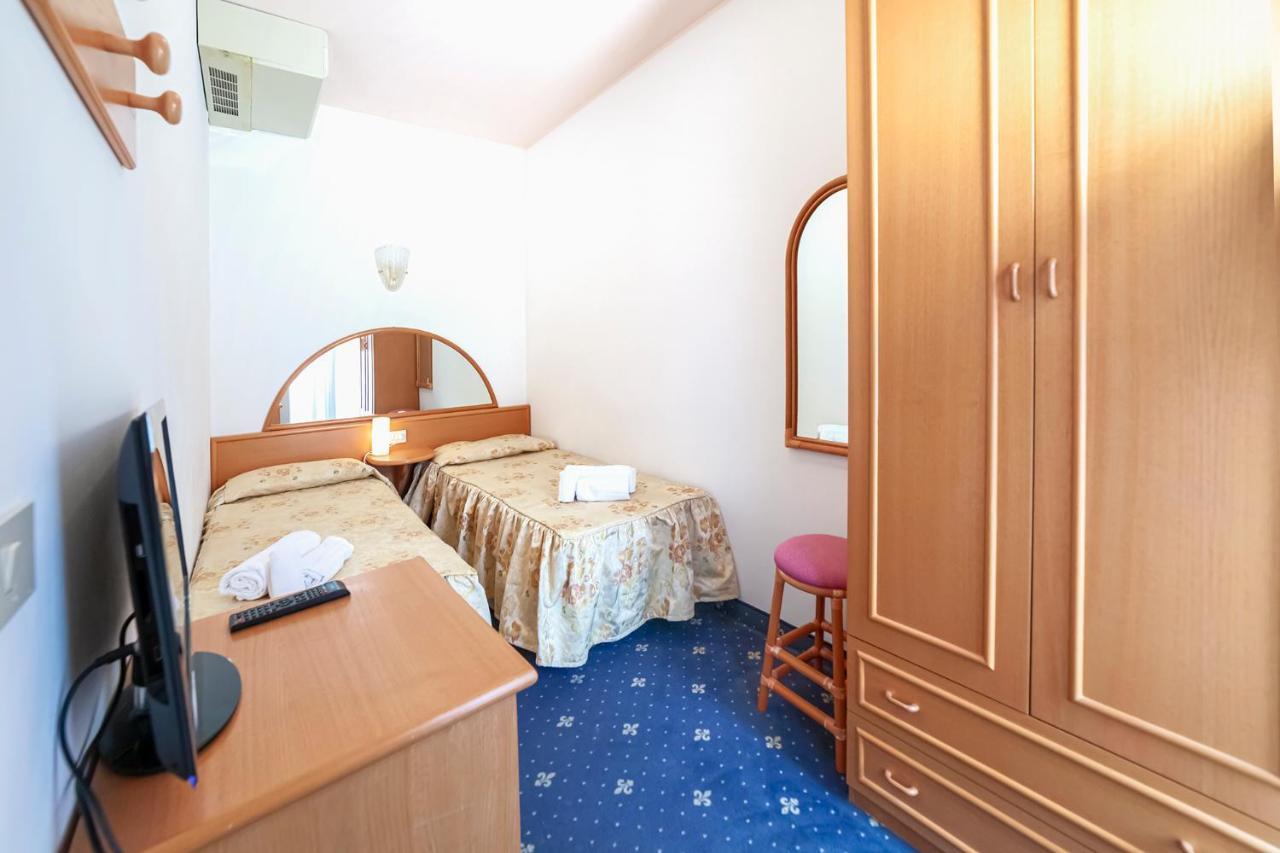 Hotel Villa Luisa ลินญาโน ซับเบียโดโร ภายนอก รูปภาพ