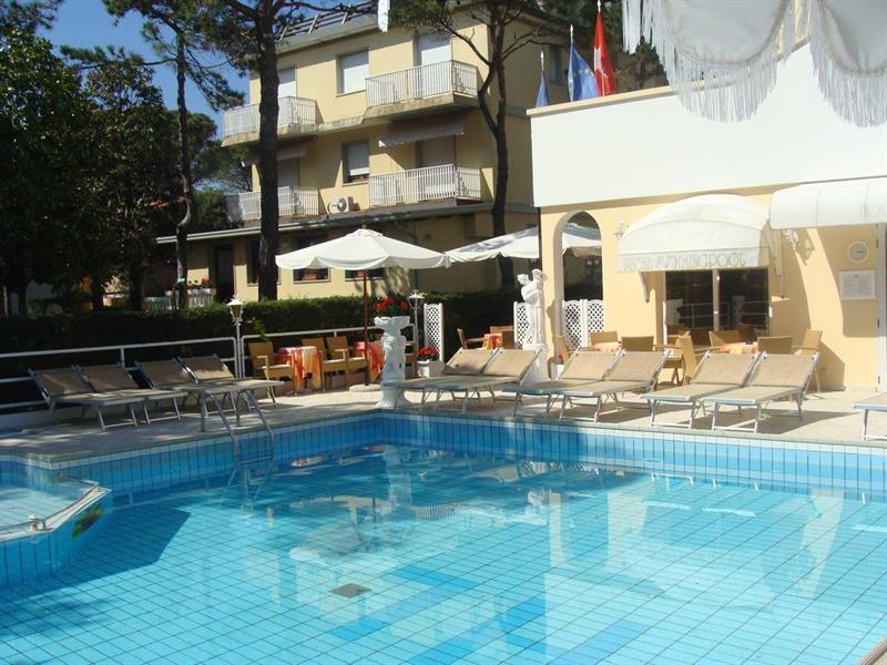 Hotel Villa Luisa ลินญาโน ซับเบียโดโร ภายนอก รูปภาพ