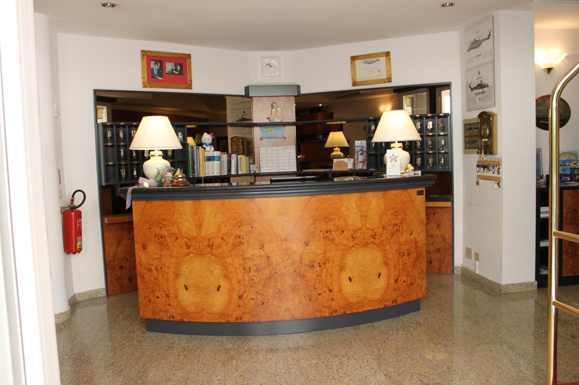 Hotel Villa Luisa ลินญาโน ซับเบียโดโร ภายนอก รูปภาพ