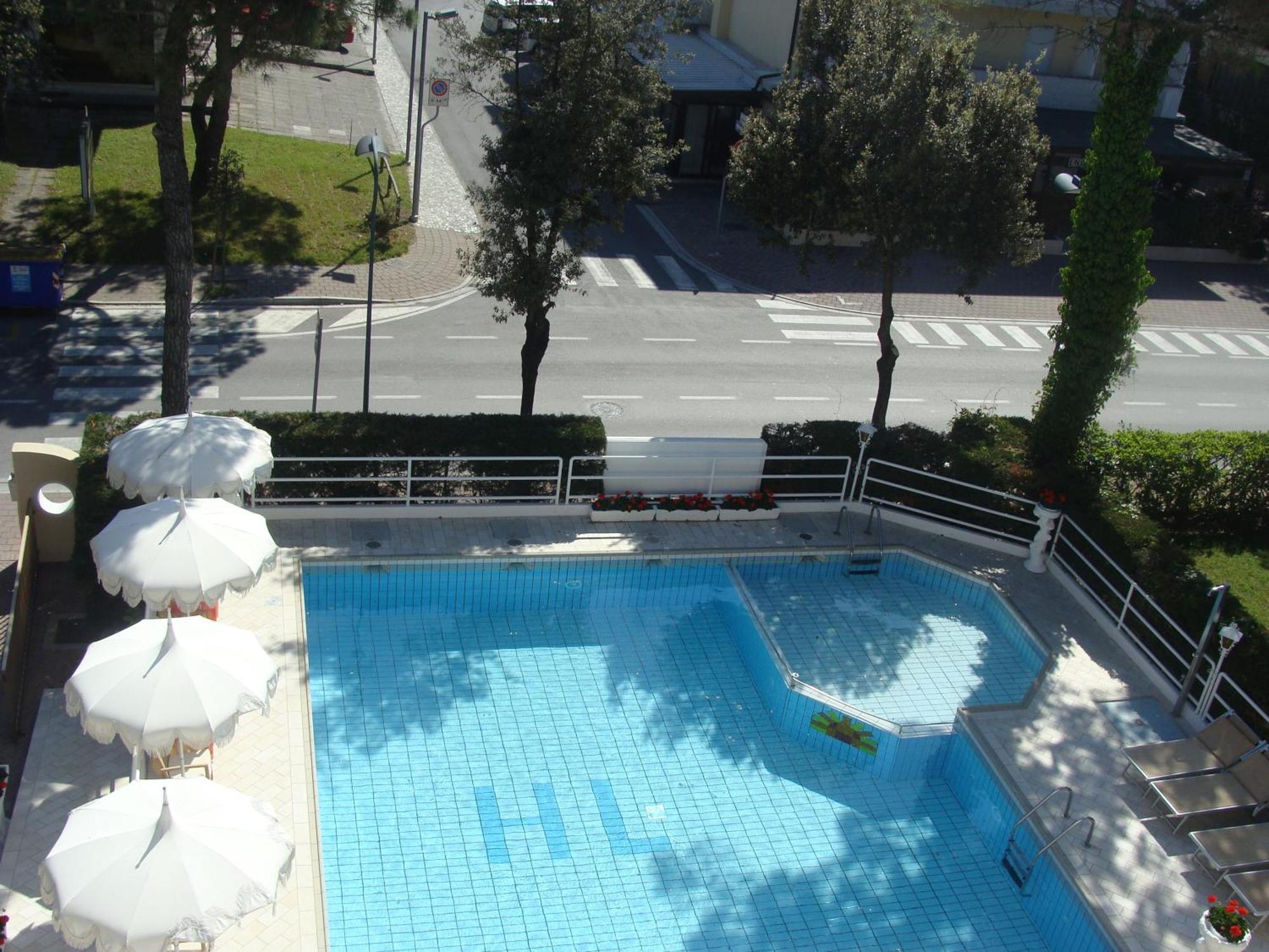 Hotel Villa Luisa ลินญาโน ซับเบียโดโร ภายนอก รูปภาพ