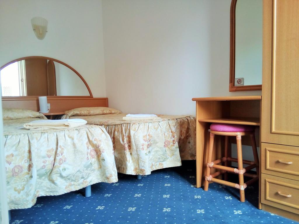 Hotel Villa Luisa ลินญาโน ซับเบียโดโร ภายนอก รูปภาพ