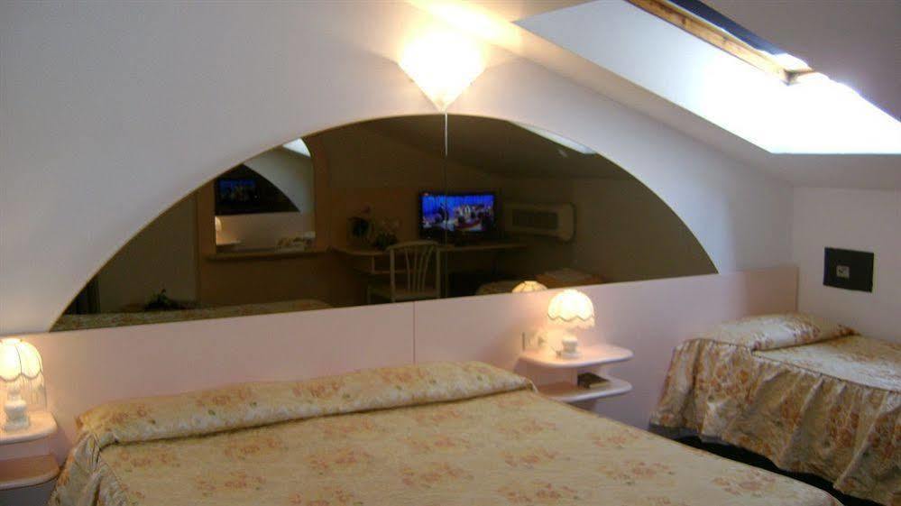 Hotel Villa Luisa ลินญาโน ซับเบียโดโร ภายนอก รูปภาพ