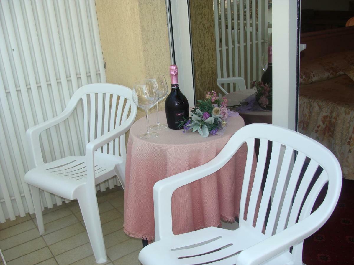 Hotel Villa Luisa ลินญาโน ซับเบียโดโร ภายนอก รูปภาพ