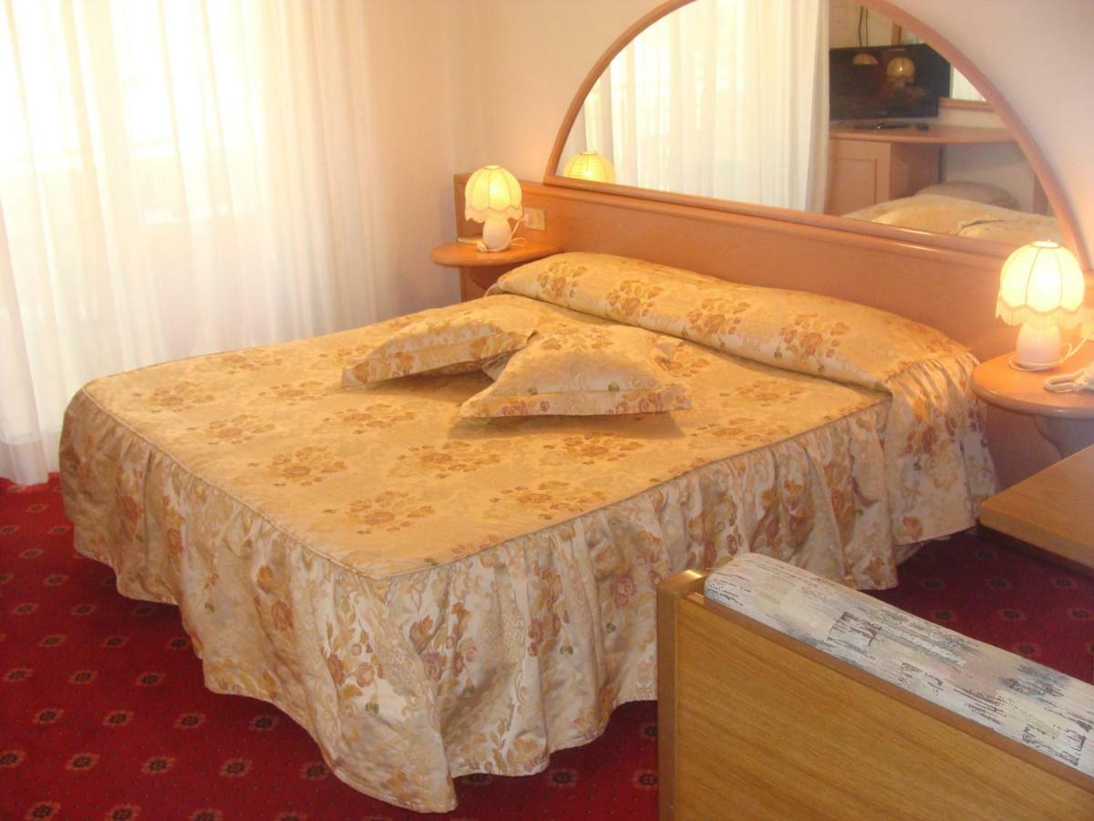 Hotel Villa Luisa ลินญาโน ซับเบียโดโร ภายนอก รูปภาพ